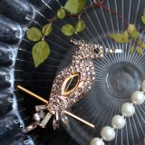 英国 ヴィンテージ 鳥ブローチ ゴールド×クリアストーン