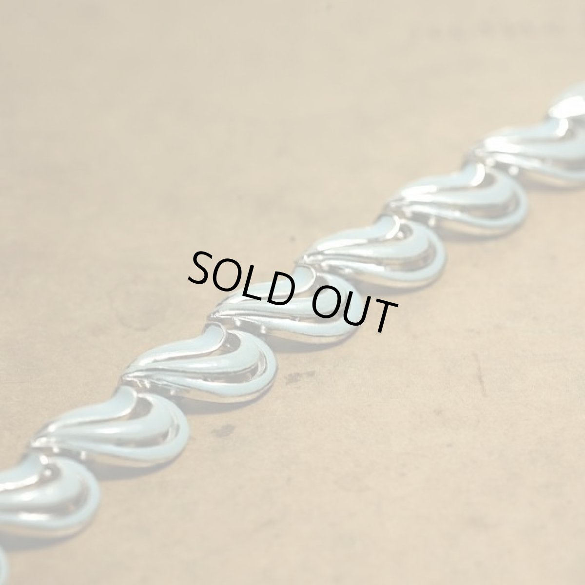 画像6: 〈イギリス〉1950年代 爽やかな水色の エナメル チョーカーネックレス (6)