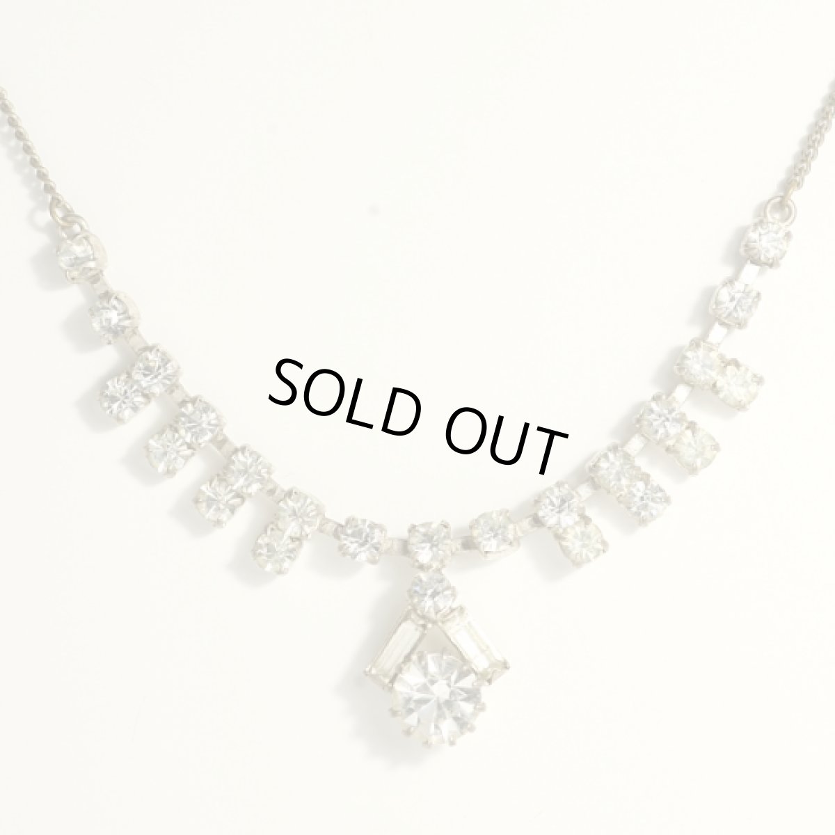 画像2: 〈イギリス〉1950年代 豪華な大粒ラインストーンの上品な輝き ヴィンテージネックレス (2)