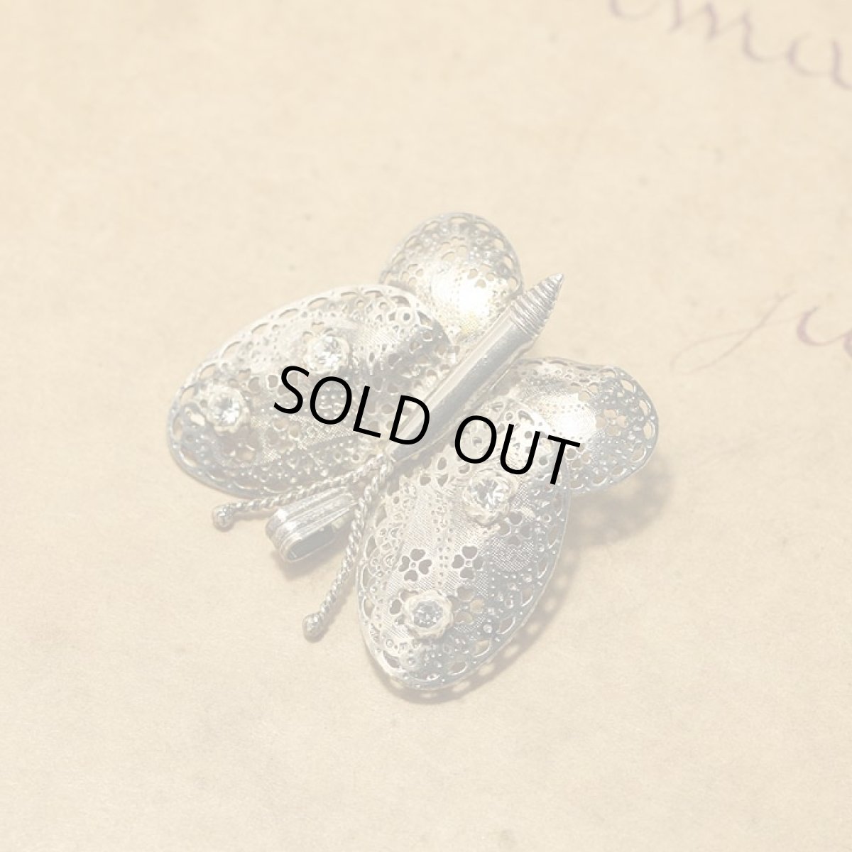 画像4: 〈イギリス〉1950-60s透かし細工の蝶ネックレス＆ブローチ2WAY (4)