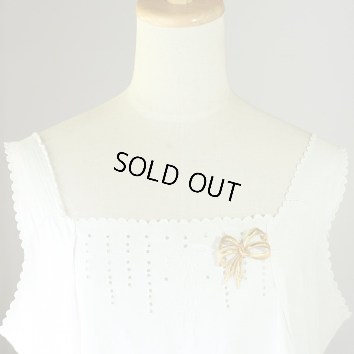 画像2: 〈BSK〉ビーエスケー 刻印1960-70年代大きなＷリボンヴィンテージブローチ (2)