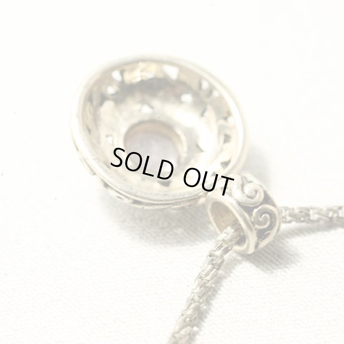 画像7: 〈スターリングシルバー〉アメジスト天然石の透かし細工アンティークペンダント (7)