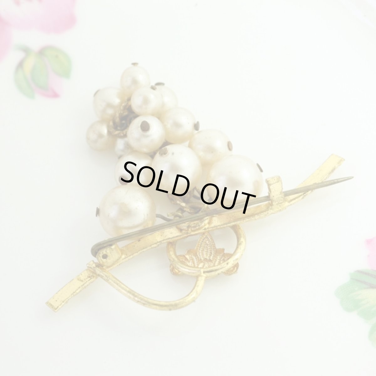 画像6: 〈イギリス 〉1910年代 ゆらゆら揺れるフェイクパールのブドウブローチ  (6)