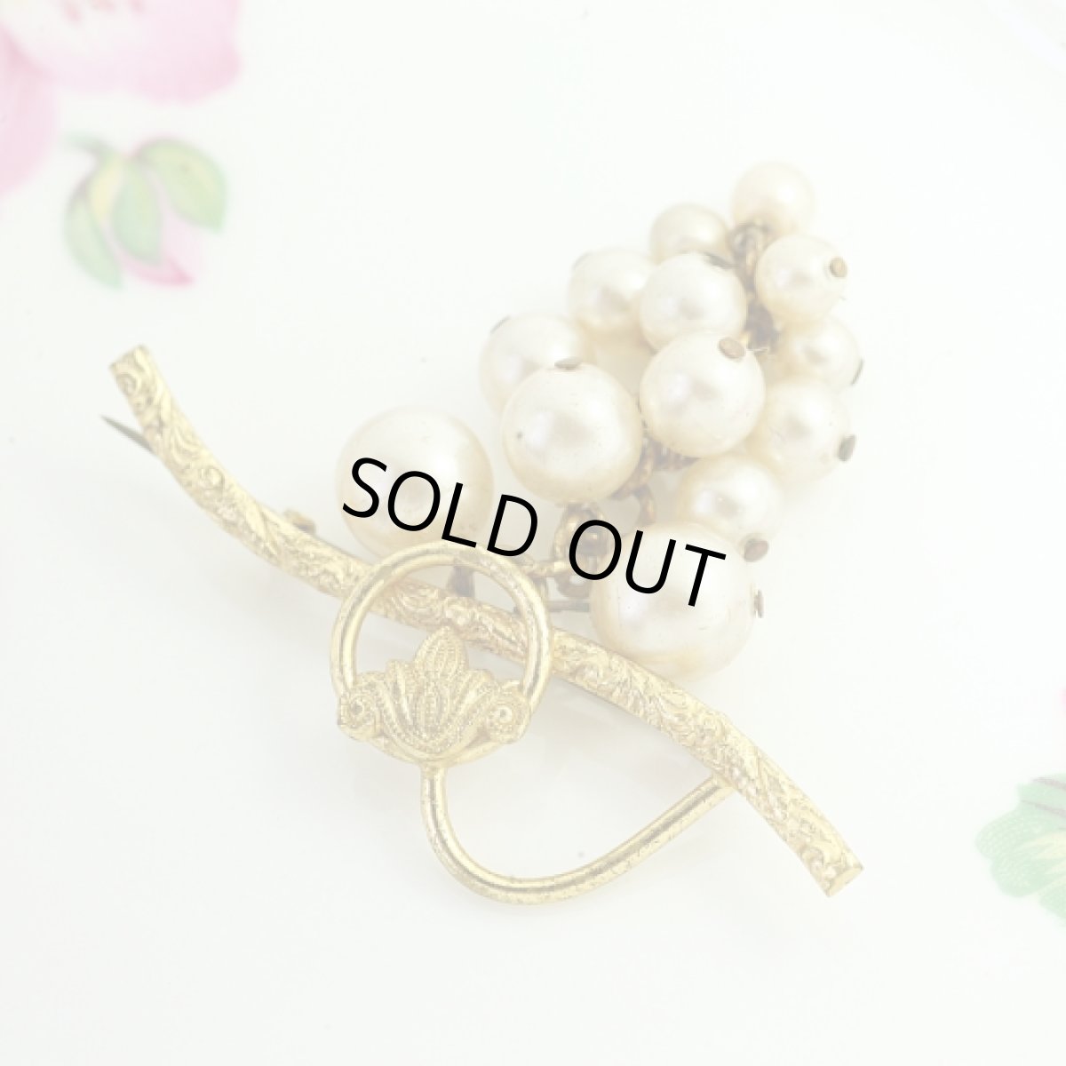 画像5: 〈イギリス 〉1910年代 ゆらゆら揺れるフェイクパールのブドウブローチ  (5)