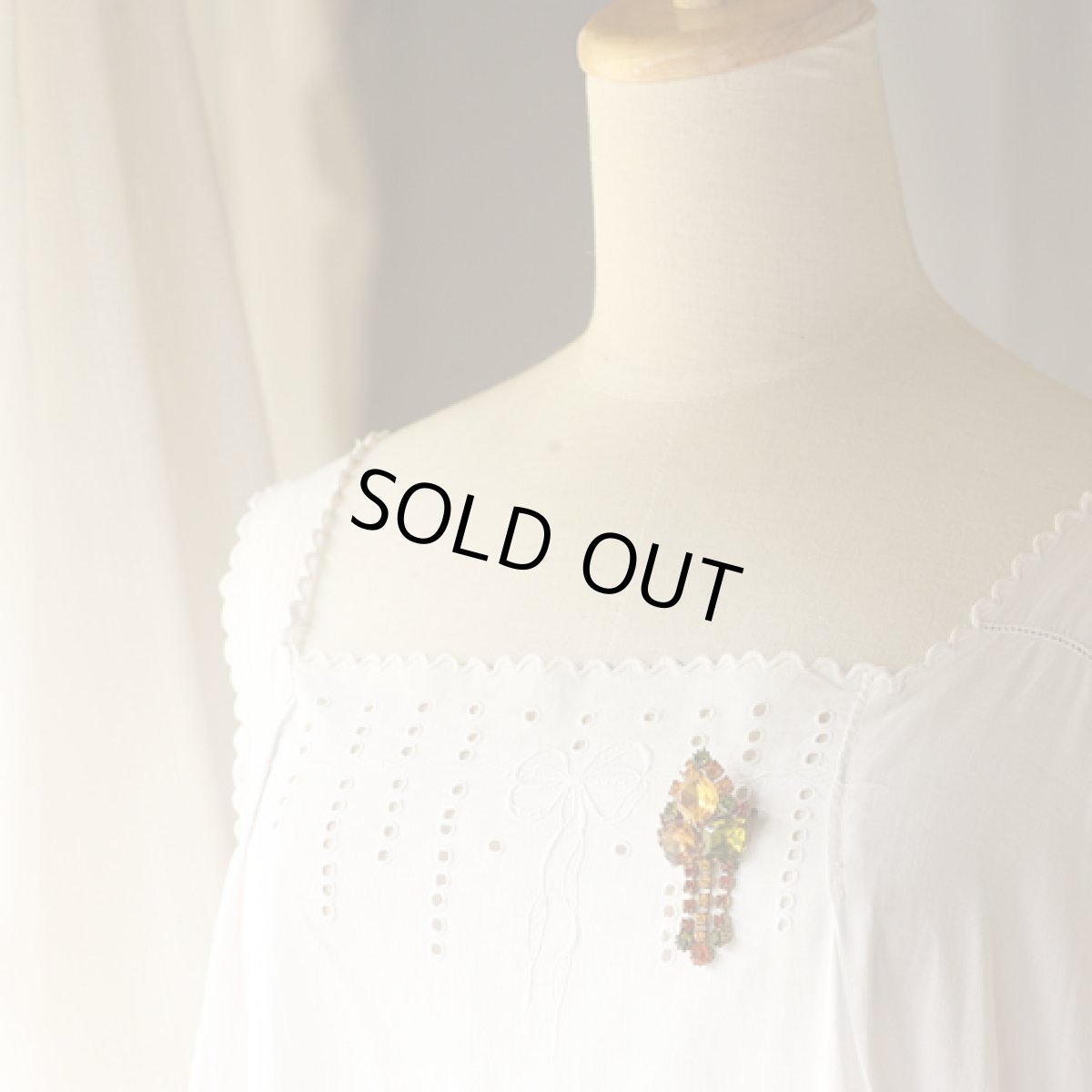 画像5: 〈イギリス〉1930年代 シックなガラスラインストーンの揺れるタッセルブローチ (5)