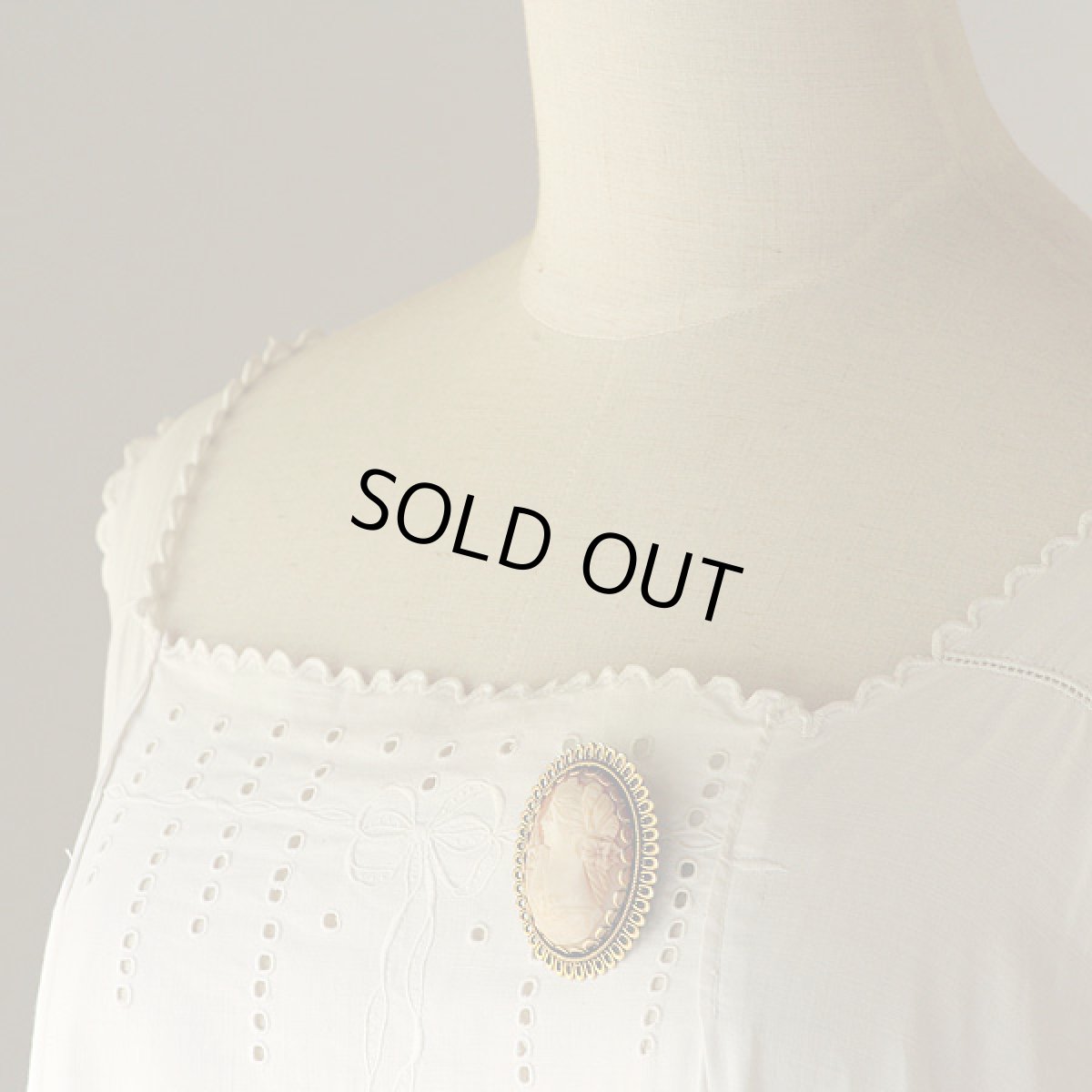 画像2: 英国1960ｓ美しいシェルカメオ2WAY ブローチ&ネックレスヴィンテージジュエリー (2)