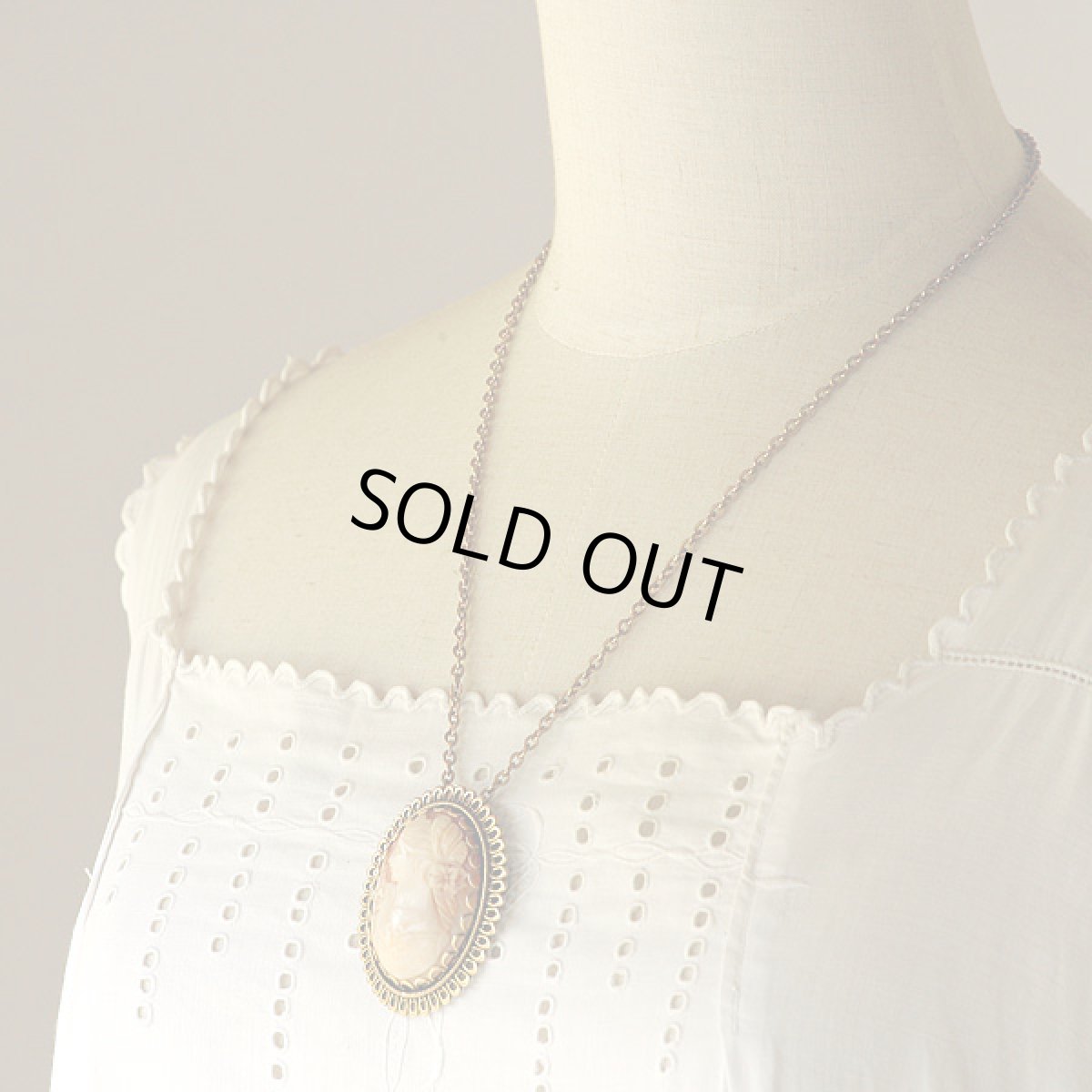 画像3: 英国1960ｓ美しいシェルカメオ2WAY ブローチ&ネックレスヴィンテージジュエリー (3)