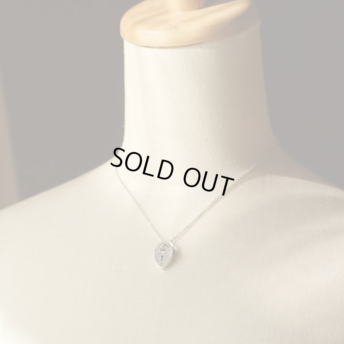 画像2: 1963年 ロンドン ホールマーク 925 純銀 ベアーパドロック(クマ南京錠型) シルバーネックレス (2)