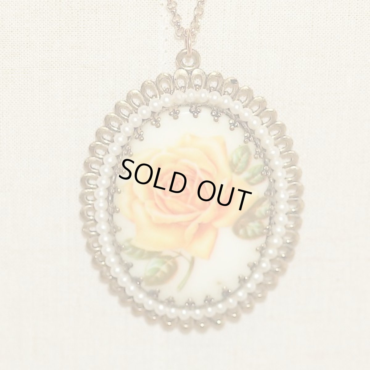 画像9: W.GERMANY 西ドイツ製 1970s イエローローズの鮮やかなペンダントブローチ (9)