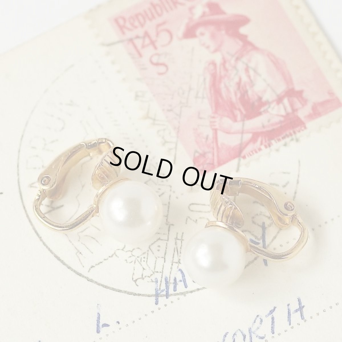 画像6: 1980s 小さなフェイクパールのクリップ式イヤリング (6)