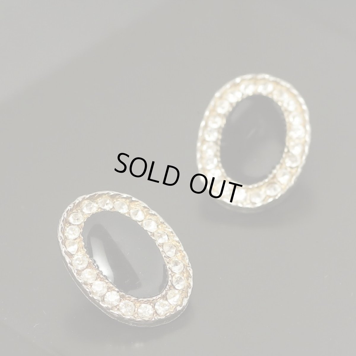 画像2: 1970s シックなブラックとラインストーンのイヤリング クリップ式 (2)