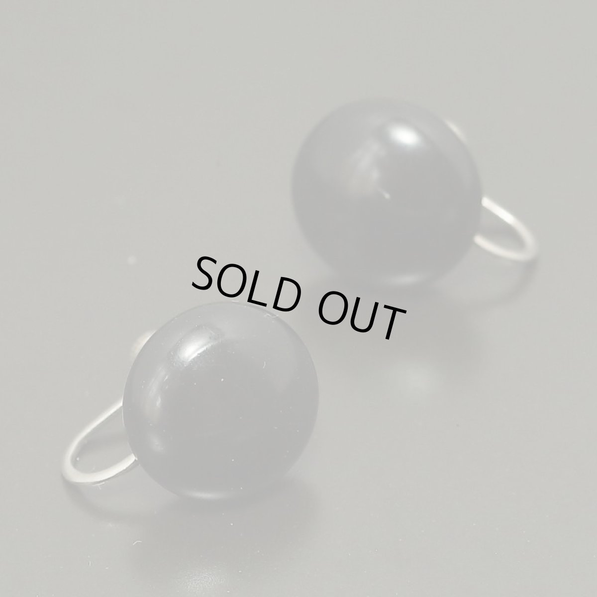 画像3: 1970s シックなブラックオールドプラスチック ネジ式(スクリュー式)イヤリング (3)