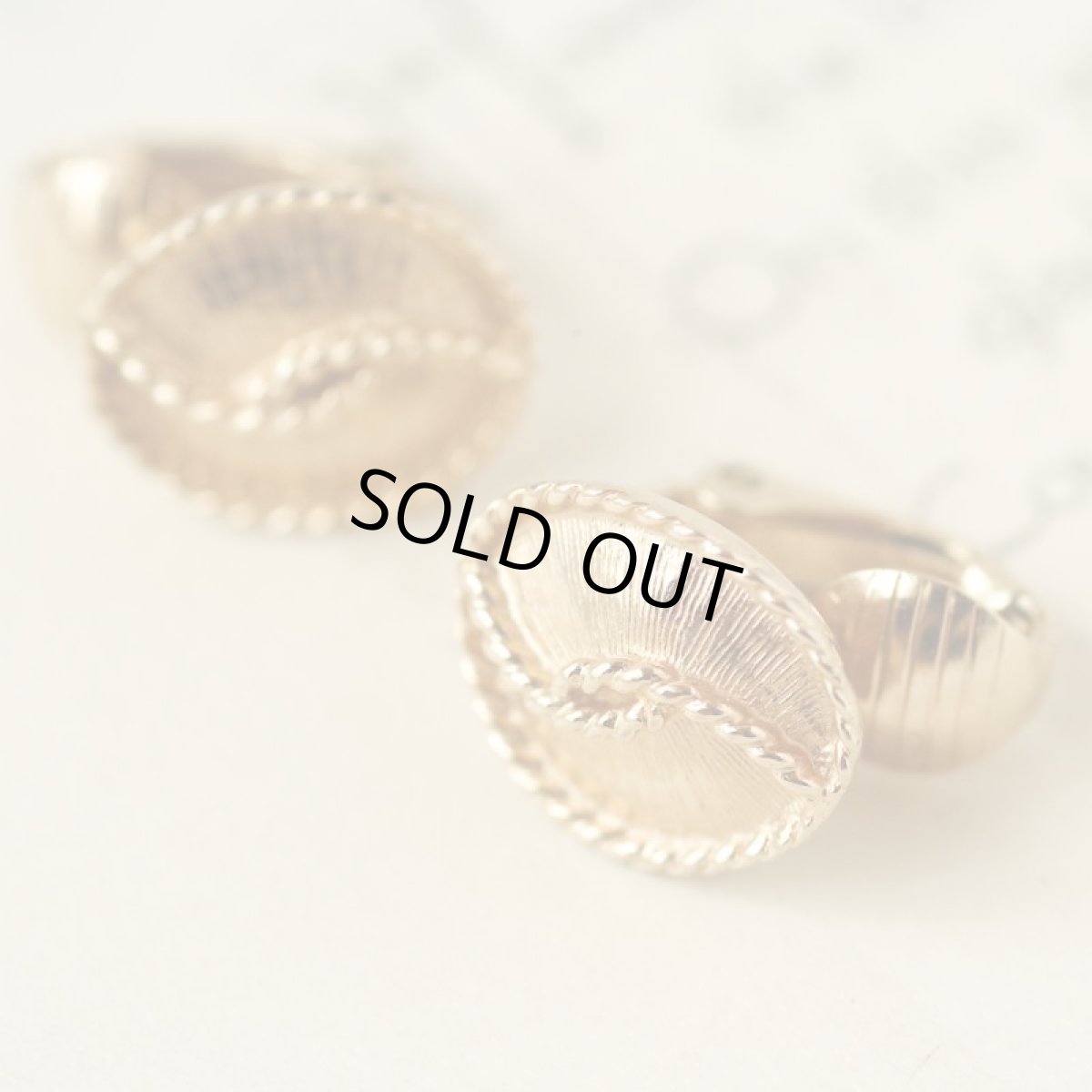 画像8: AVON  エイボン 小さなゴールドプレート 可憐なイヤリング (8)