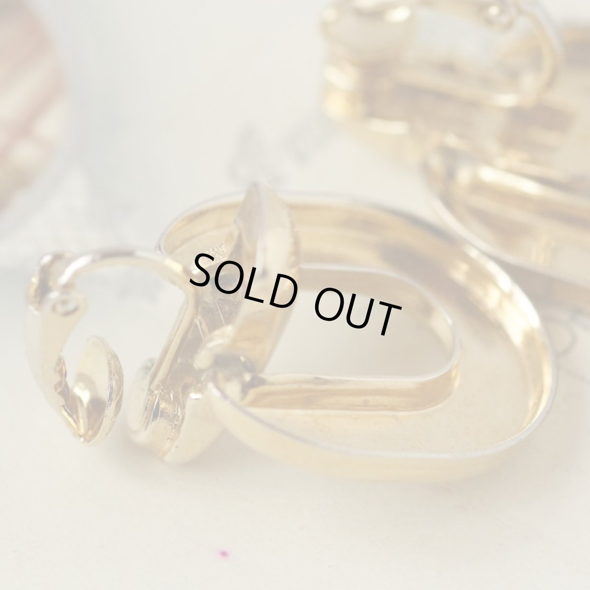 画像5: AVON  エイボン ゆらゆら揺れる ゴールドプレート イヤリング クリップ式 (5)