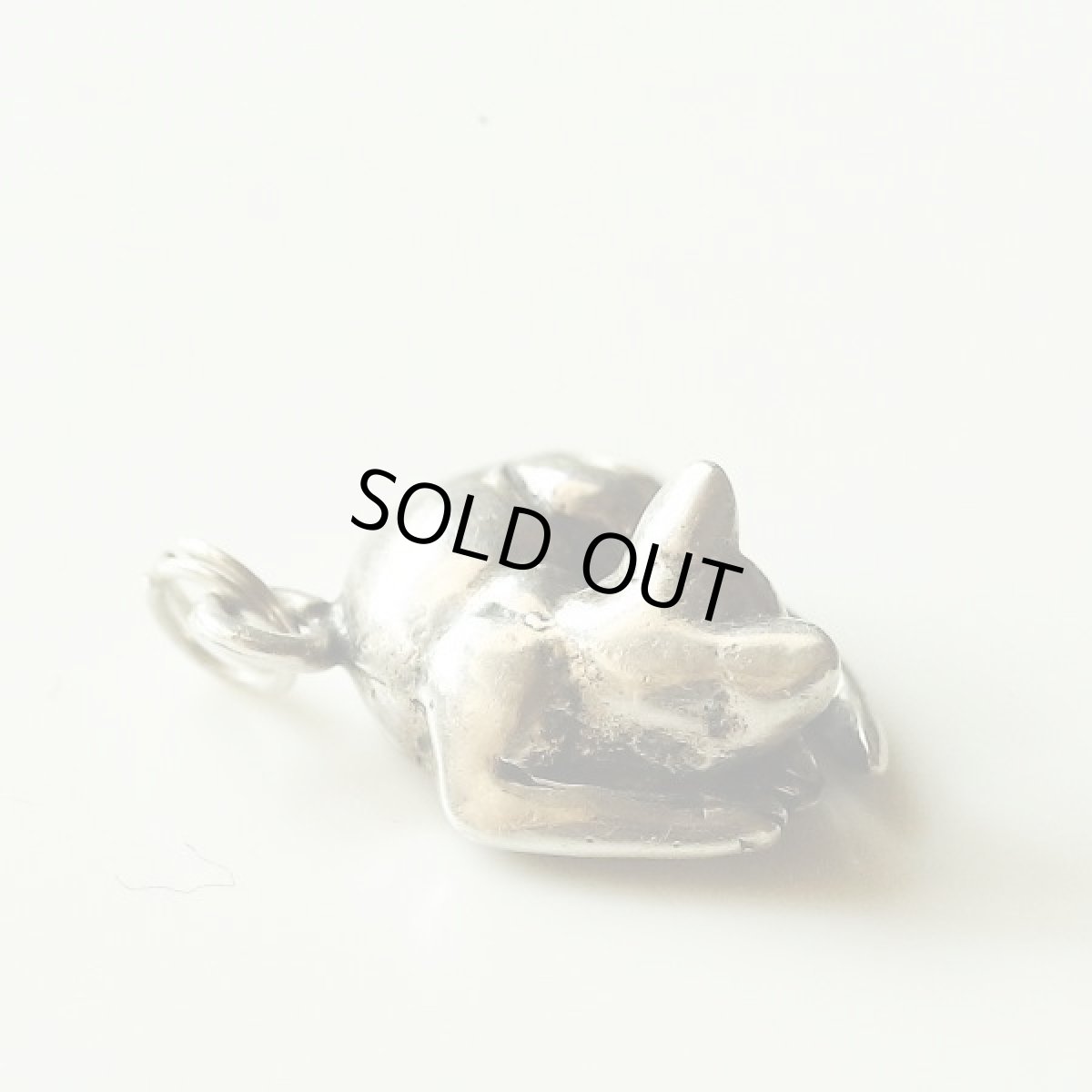 画像3: 英国 刻印　STERLING くるんと丸まった猫 ラッキーキャット シルバーチャーム ラッキーチャーム (3)