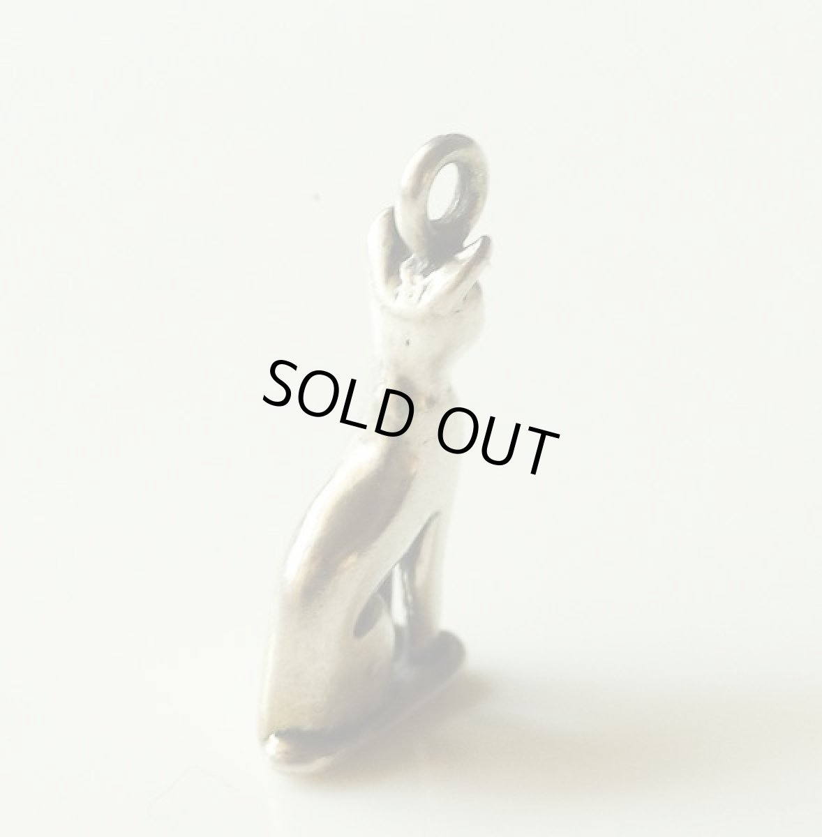 画像3: 英国 刻印 925 凛とした姿猫 ラッキーキャット ヴィンテージ シルバーチャーム  ペンダントトップ (3)