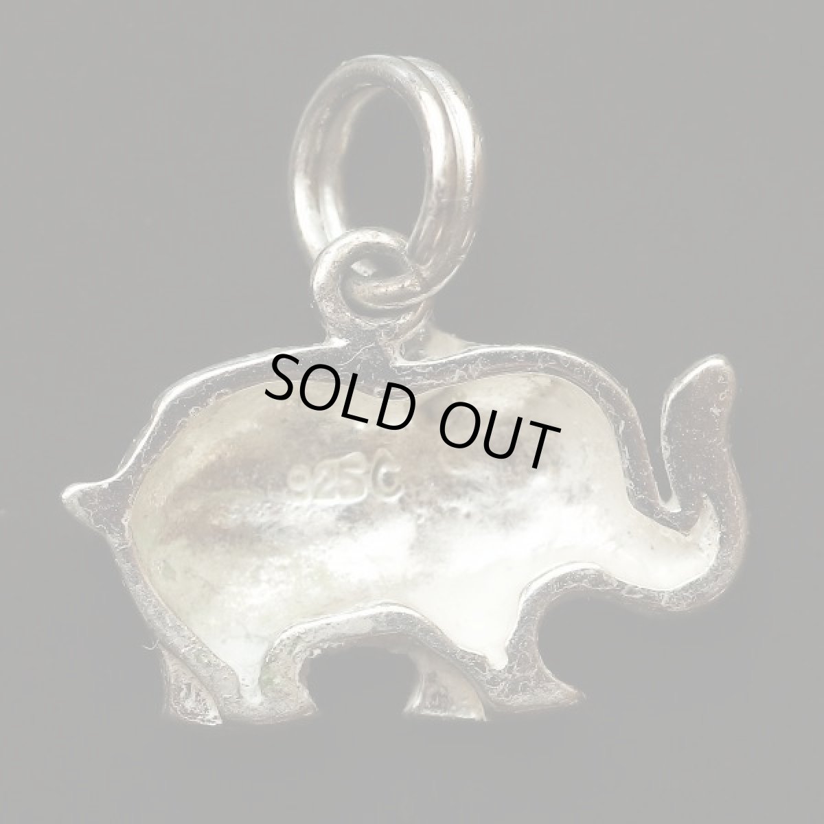 画像4: 英国 刻印 925 エナメル細工ゾウ 幸運を招く ヴィンテージ シルバーチャーム アクセサリー  (4)