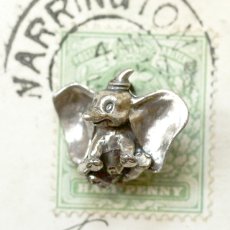 画像1: 英国 刻印 STERLING 大きな耳のダンボ象 ラッキーアイテム ヴィンテージ シルバーチャーム  (1)