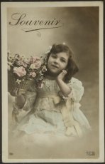 画像1: フランス 消印あり アンティークポストカード 花籠と少女 (1)