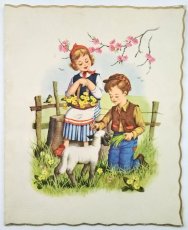 画像1: イギリス ヴィンテージ 男の子と女の子と子羊 バースデーカード (1)