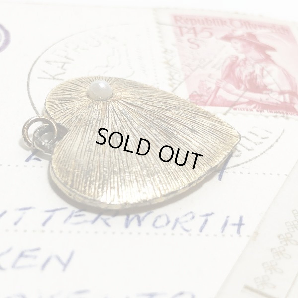 画像5:  ビンテージコスチュームジュエリーハートとパールのペンダントトップ  (5)