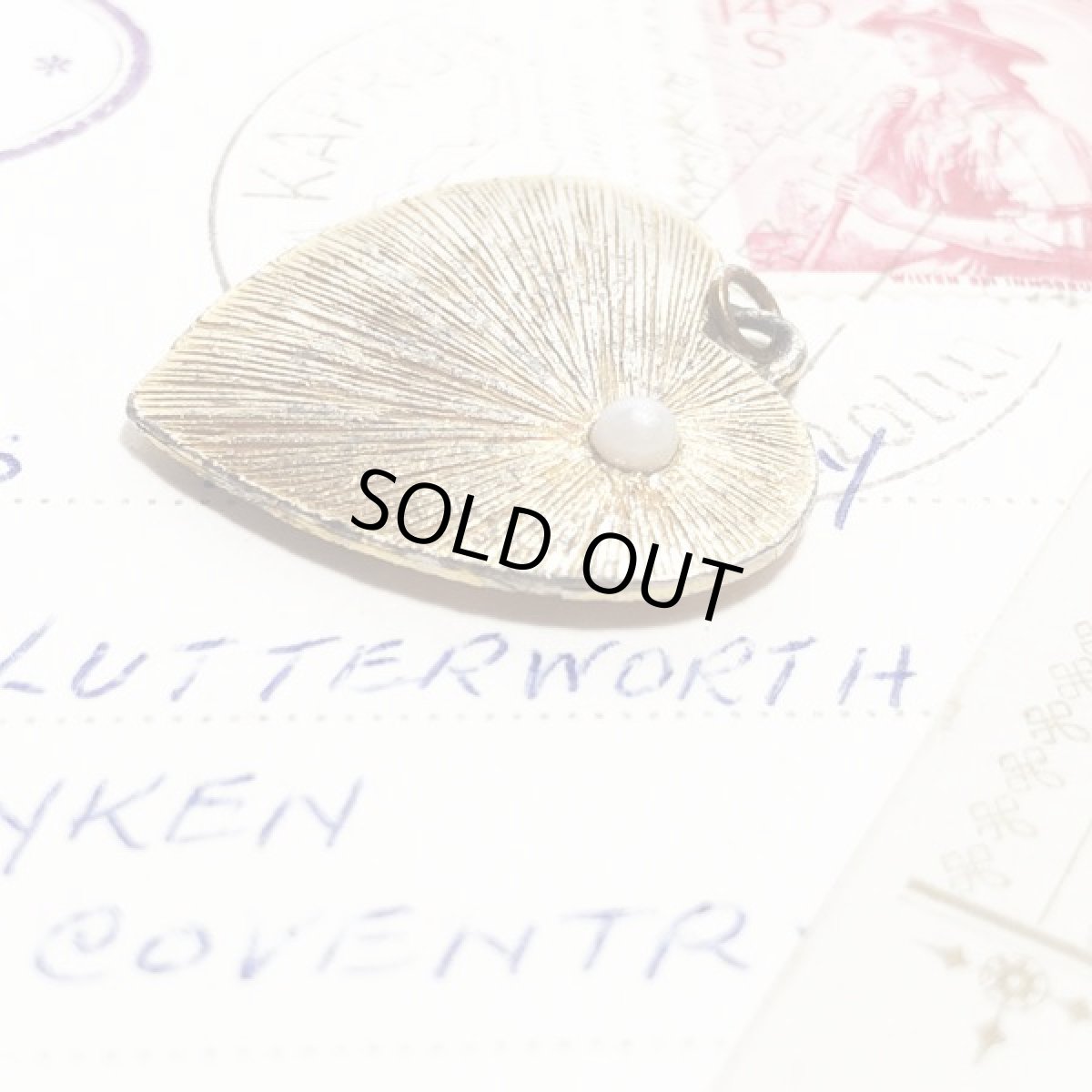 画像4:  ビンテージコスチュームジュエリーハートとパールのペンダントトップ  (4)