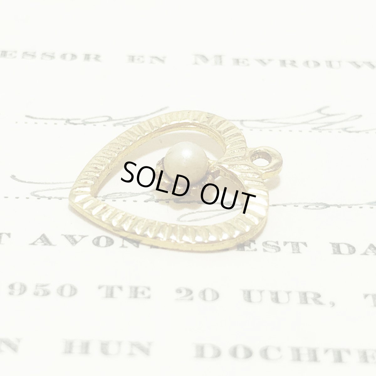 画像2: ビンテージコスチュームジュエリー オープンハート パール ペンダントトップ  (2)