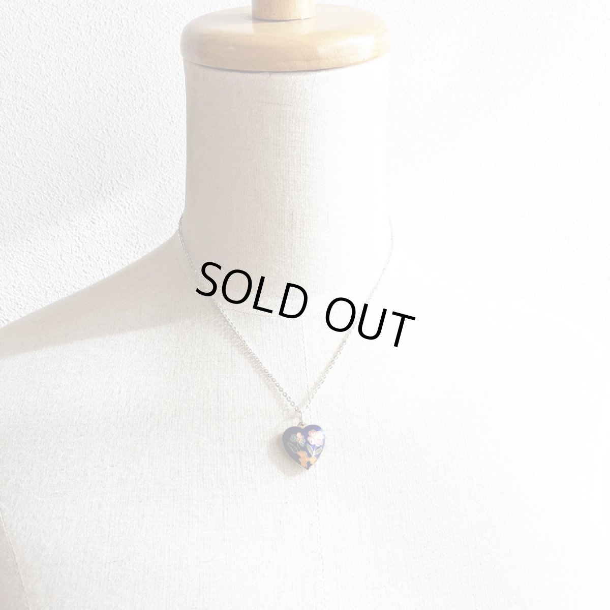 画像10: ビンテージコスチュームジュエリー ハート エナメル細工 ペンダントトップ  (10)