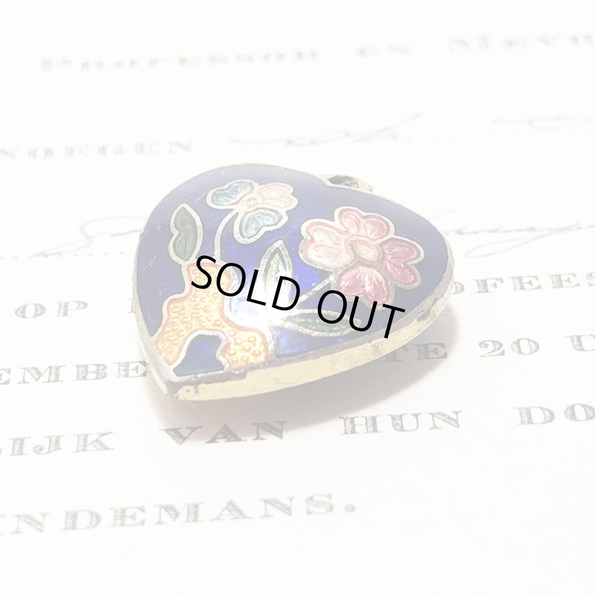 画像2: ビンテージコスチュームジュエリー ハート エナメル細工 ペンダントトップ  (2)