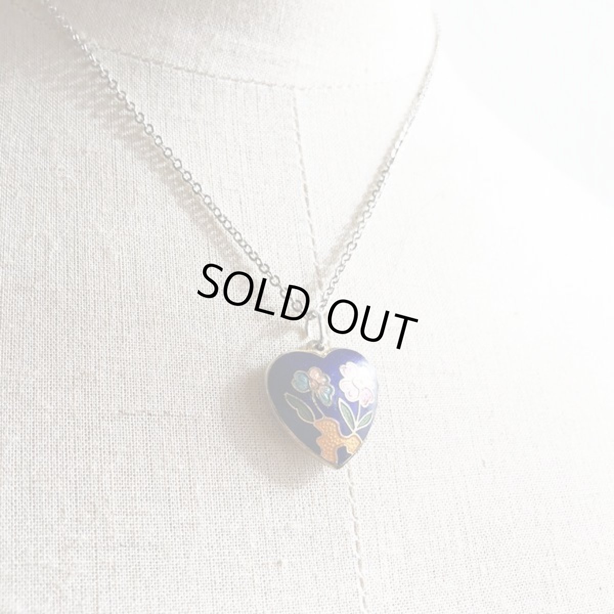 画像11: ビンテージコスチュームジュエリー ハート エナメル細工 ペンダントトップ  (11)