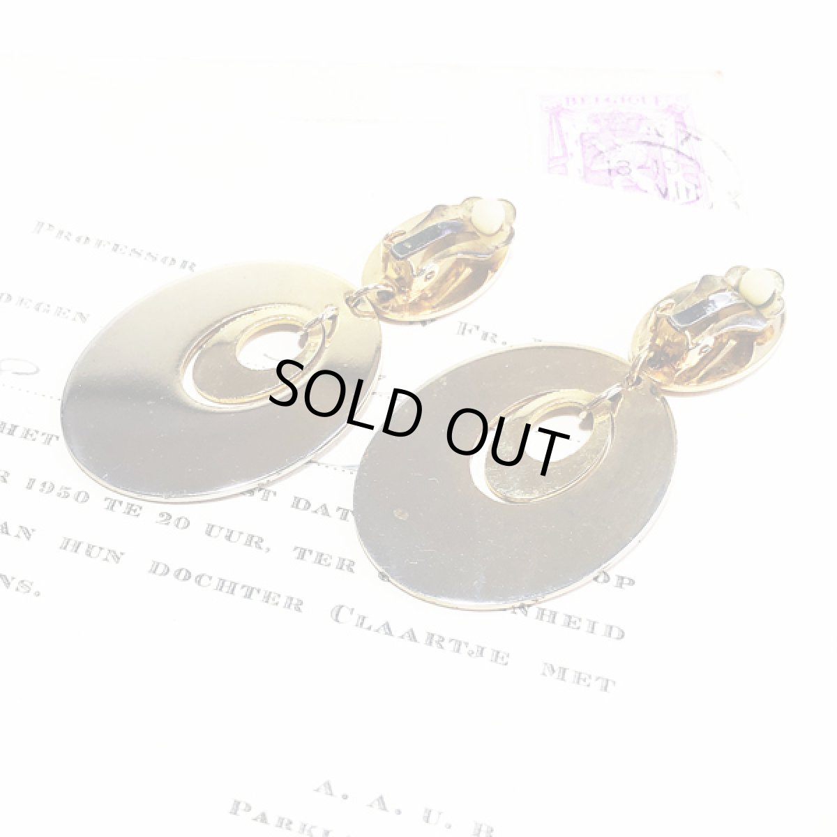 画像2: 光を味方にする柔らかな輝き 1970年代 オーバルリング イヤリング クリップ式  (2)