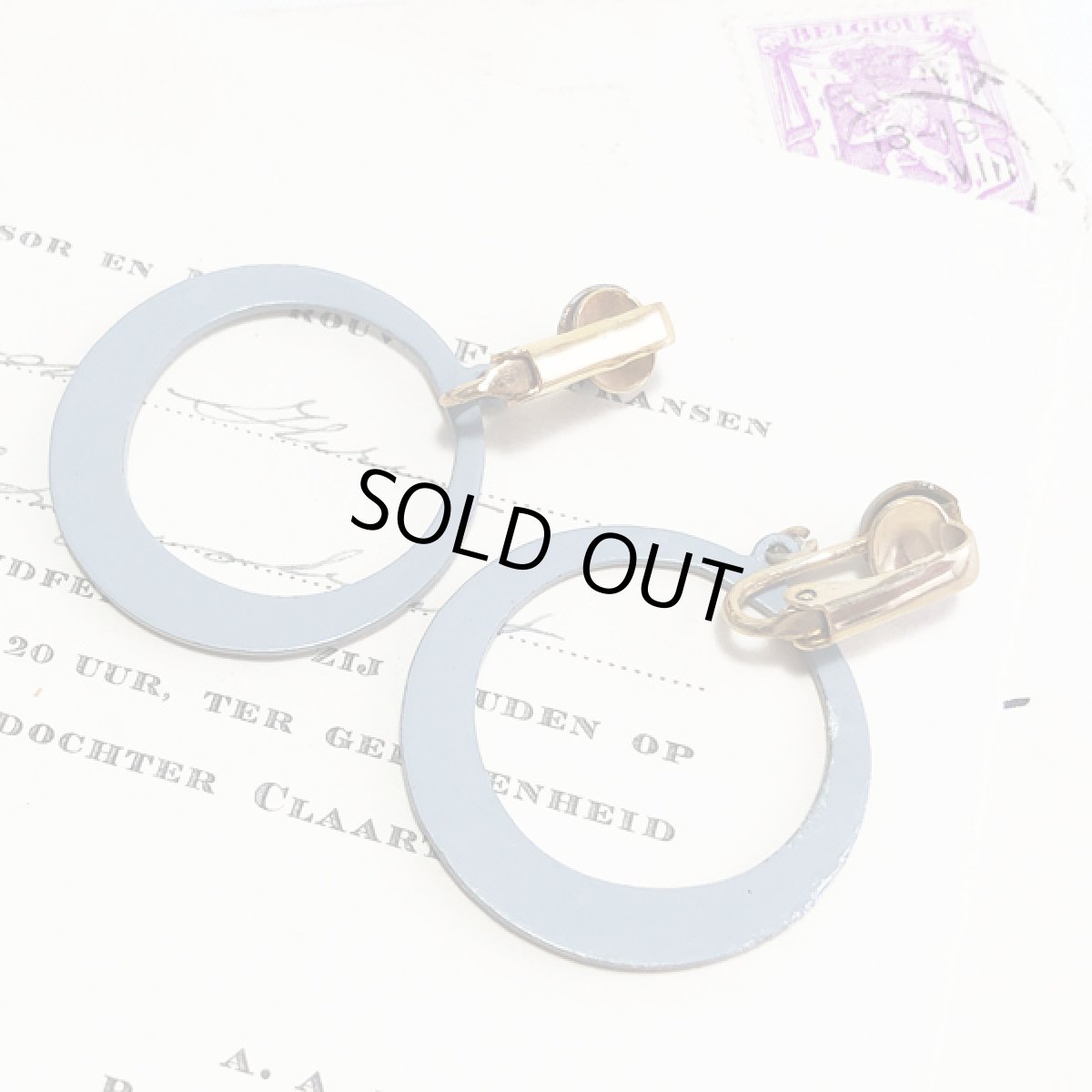 画像2: 1970s エナメル細工 ニュアンスブルーリング クリップ式イヤリング (2)