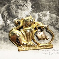 画像1: ALEXISヴィンテージジュエリー 金魚鉢と魚と猫 　CAT 猫ブローチ (1)
