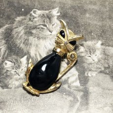 画像2: 英国ヴィンテージジュエリー エナメル細工の黒猫 CAT 猫ブローチ (2)