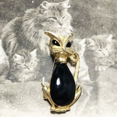 画像1: 英国ヴィンテージジュエリー エナメル細工の黒猫 CAT 猫ブローチ (1)