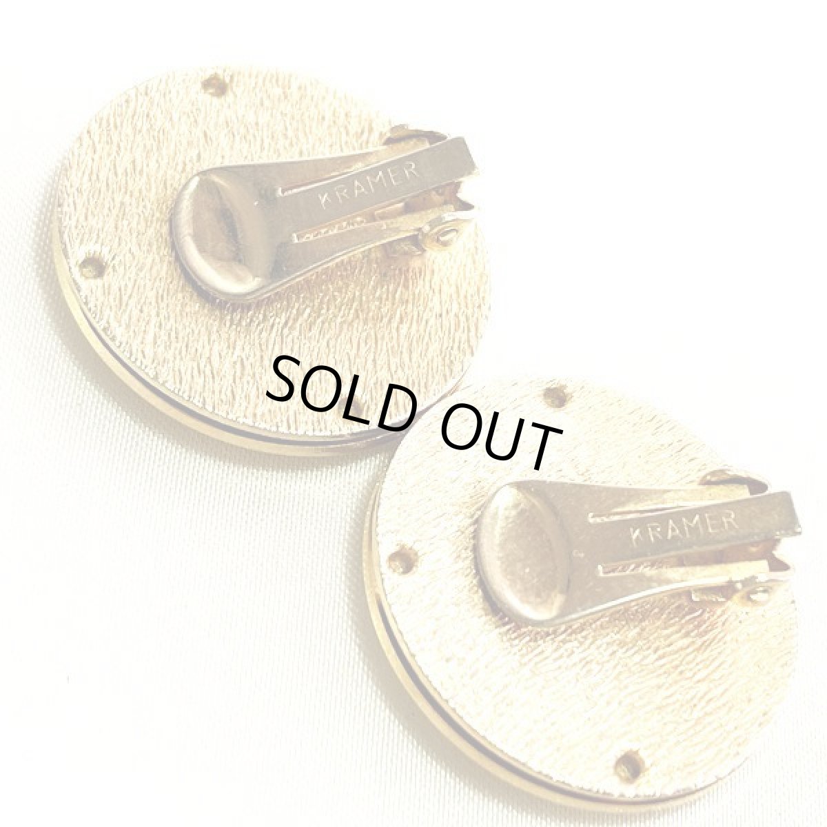 画像9: 1970's KRAMERクレイマー ビンテージイヤリング 大きな紋章 (9)