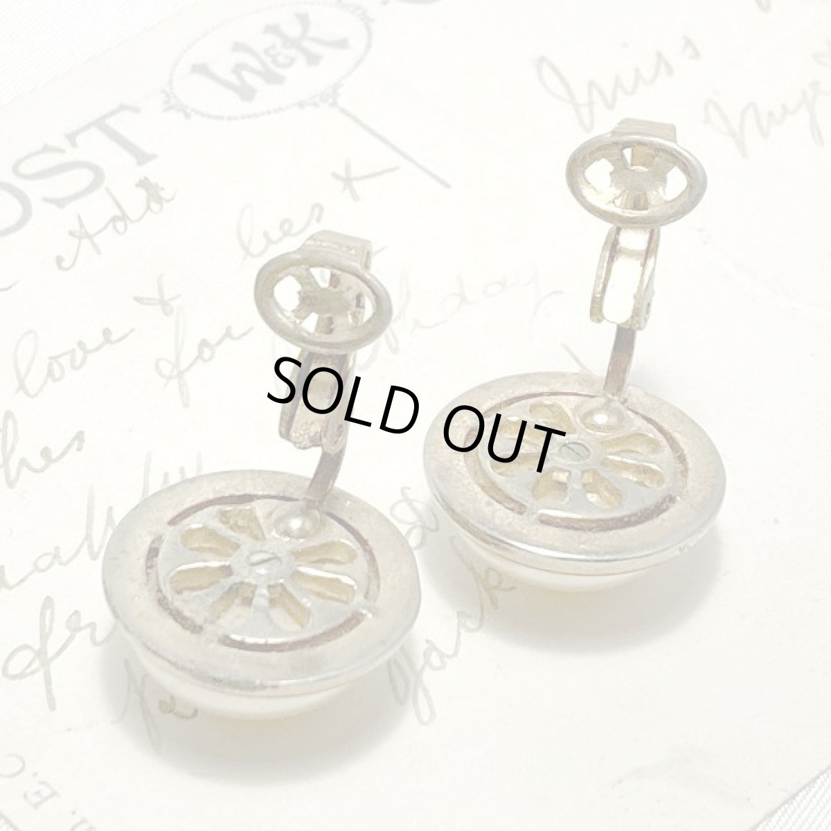 画像7: Trifari トリファリ ころんと可愛いフェイクパール イヤリング  ビンテージジュエリー  (7)