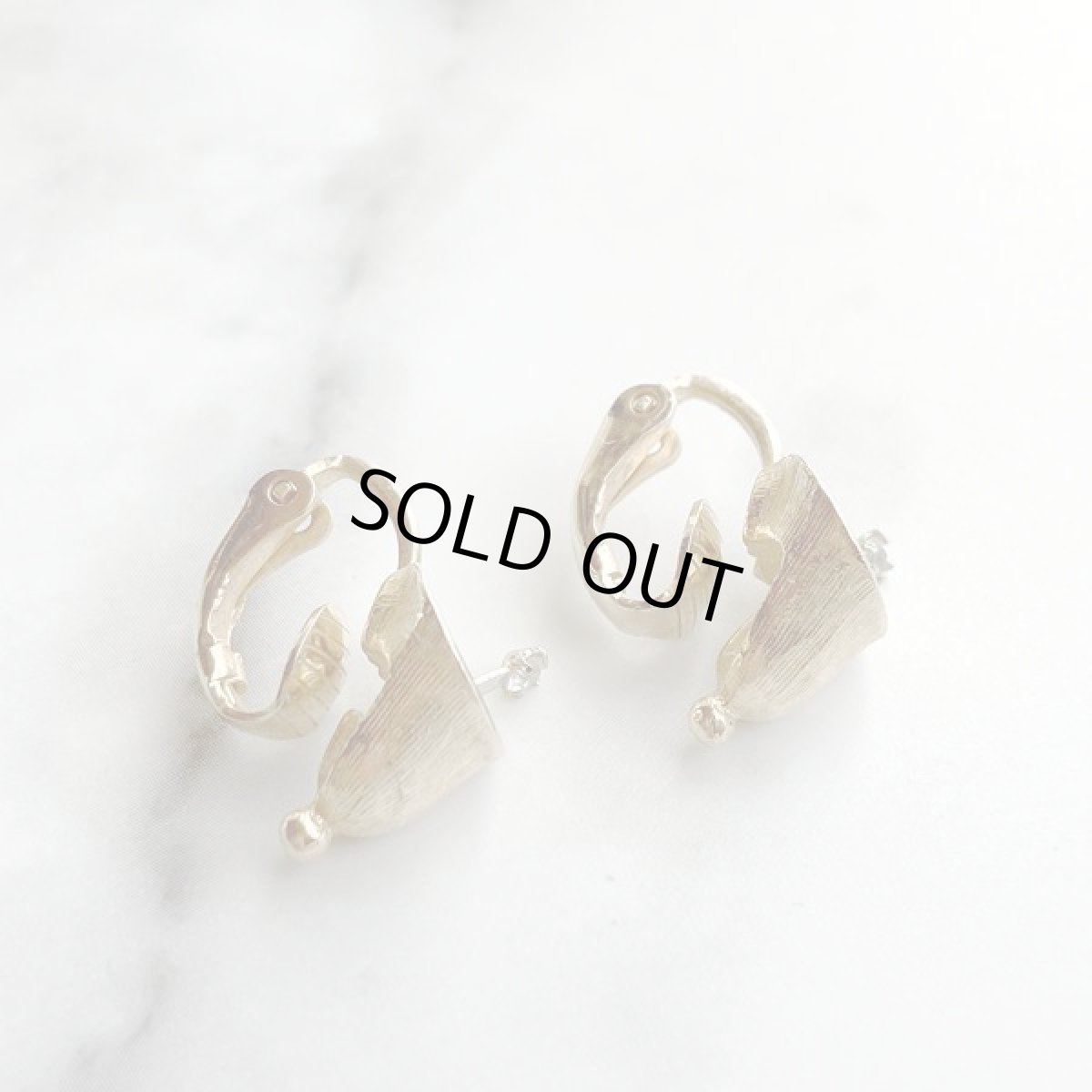 画像13: AVON  エイボン  揺れるベルの可愛いイヤリング クリップ式 (13)