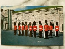 画像1: カナダ 海外ヴィンテージポストカード 新兵の整列 レトロポストカード通販 古いアンティークはがき (1)