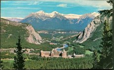 画像1: 1973年消印 切手 海外ヴィンテージポストカード バンフ・スプリングス・ホテル BANFF SPRING HOTEL 世界のアンティーク絵葉書 昔のポストカード (1)