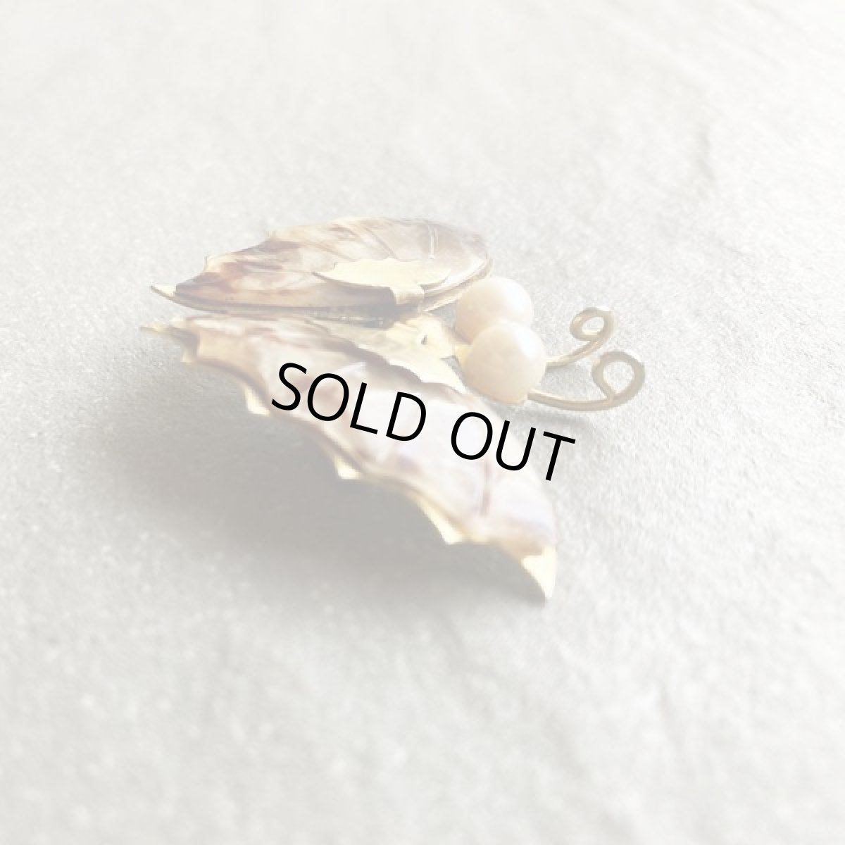 画像5: 1960s 本パールとシェルの羽 蝶ちょうちょビンテージブローチ アンティークアクセサリー (5)