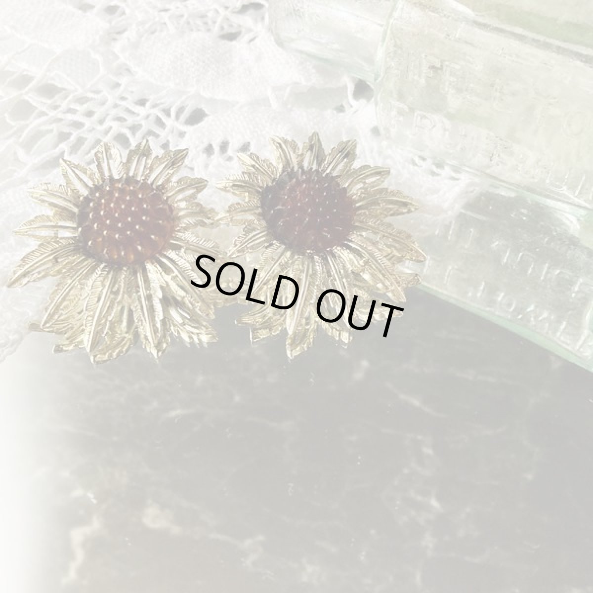 画像2: SARAH COV サラコベントリー 1960s 大きなフラワーイヤリング (2)