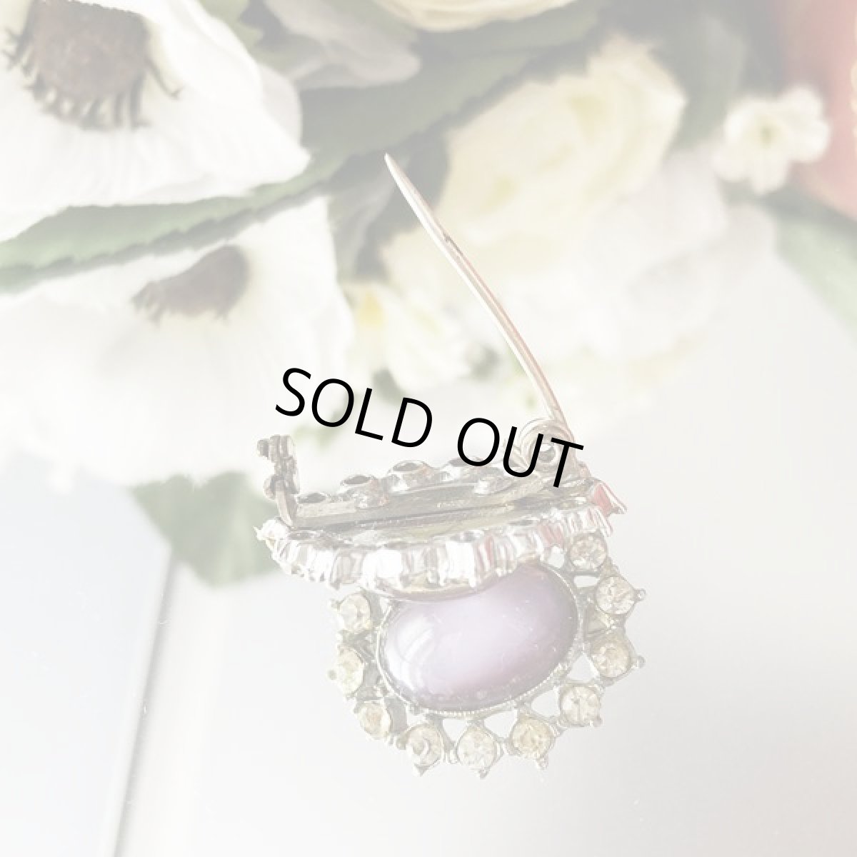 画像5: 〈イギリス〉1950s パープルカボションガラスのヴィンテージブローチ (5)