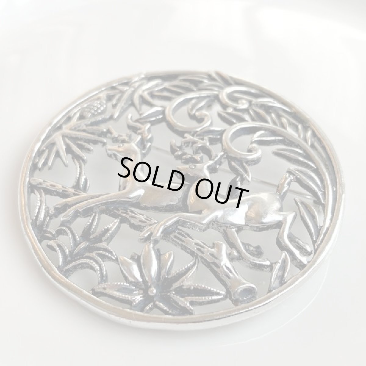 画像4: SARAH COV サラコベントリー ブランド 鹿たちが軽やかに駆ける ヴィンテージブローチのアクセサリー　 (4)