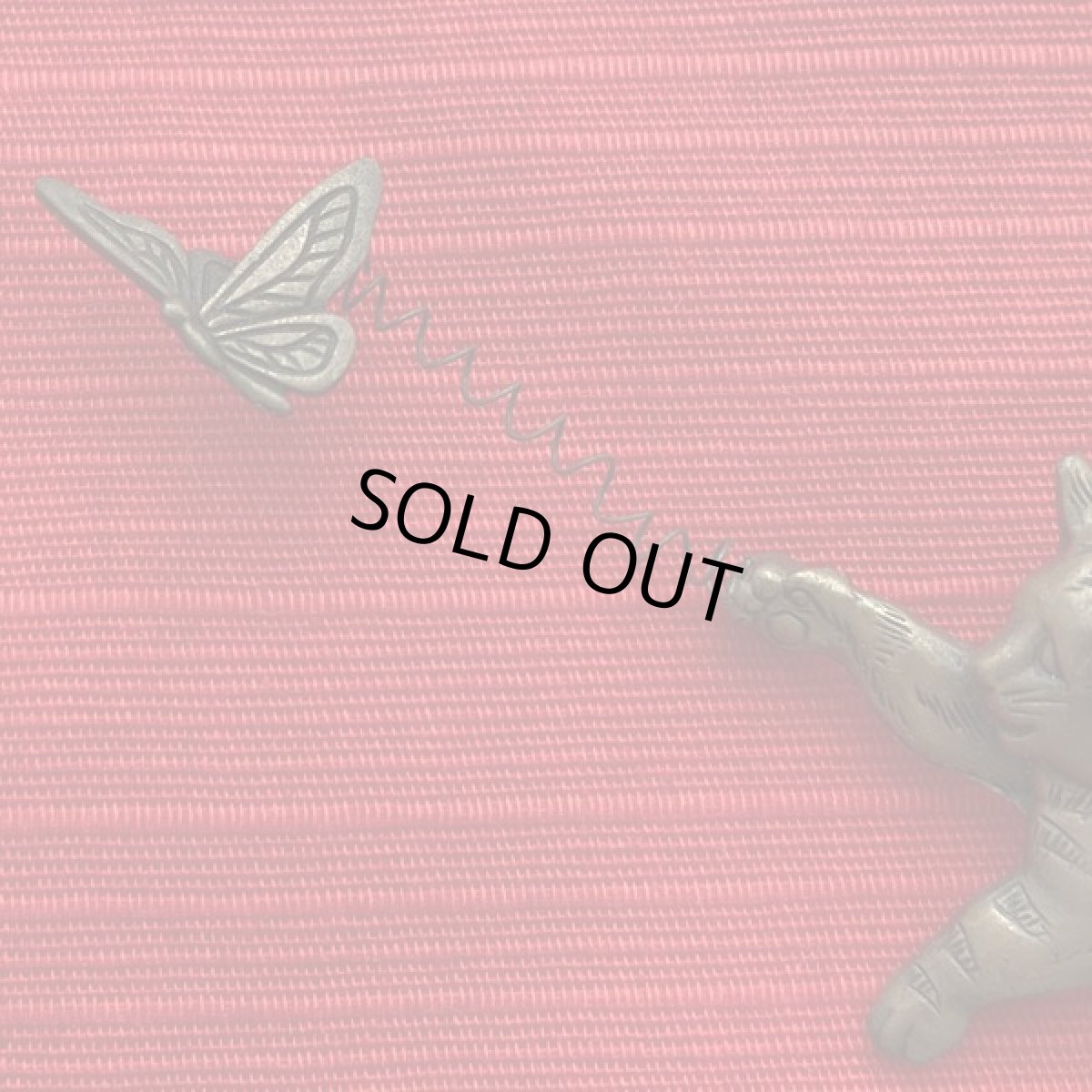 画像3: JJ ジェイジェイ 蝶々と遊ぶネコブローチ ヴィンテージジュエリー CAT 猫アクセサリー (3)