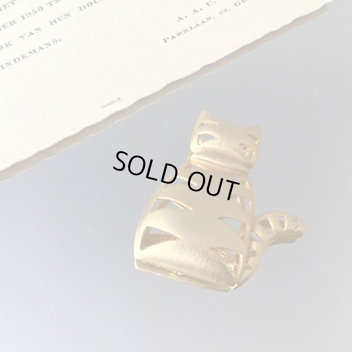 画像2: JJ ジェイジェイ 後ろ姿が可愛いトラネコ柄のネコブローチ ヴィンテージジュエリー CAT 猫アクセサリー (2)