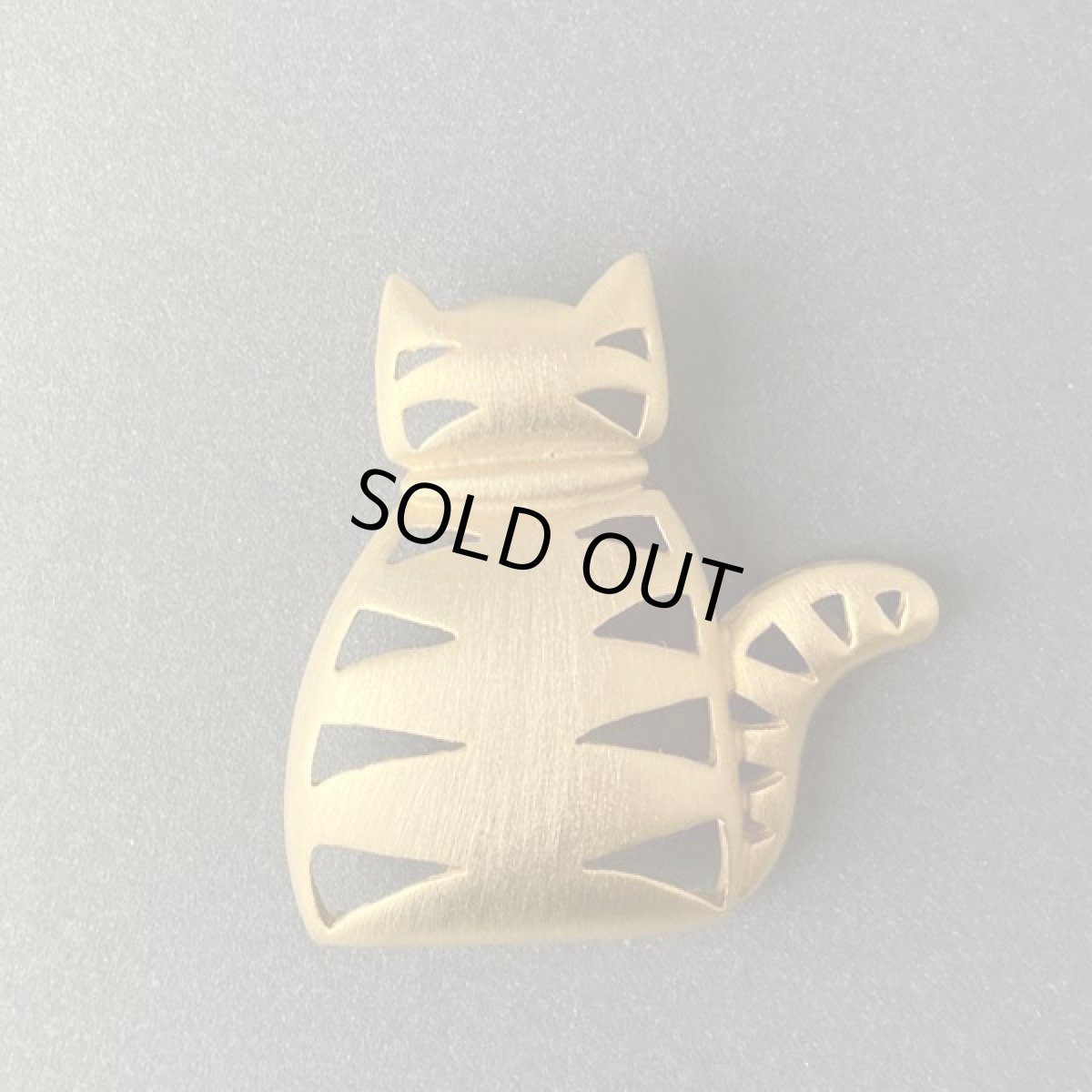 画像3: JJ ジェイジェイ 後ろ姿が可愛いトラネコ柄のネコブローチ ヴィンテージジュエリー CAT 猫アクセサリー (3)