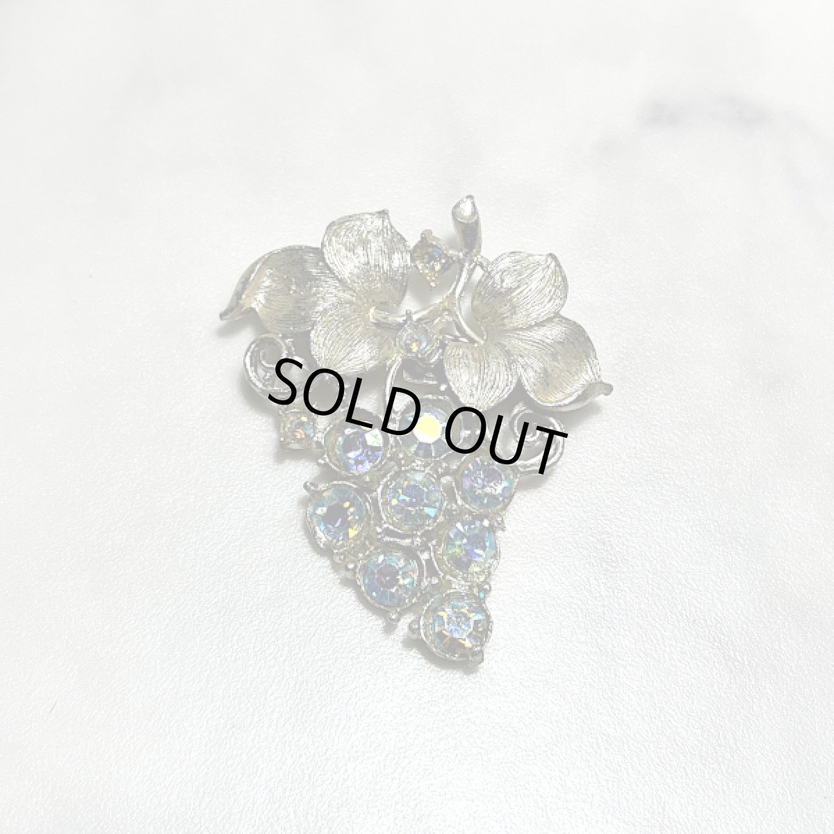 画像3: アメリカ 1960年代 ぶどうデザイン オーロララインストーン ビンテージブローチ (3)