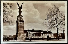 画像1: イギリス 1934年 18 OCT 1934 消印・切手あり アンティークポストカード R.A.F. Memorial & County Hall LONDON (1)