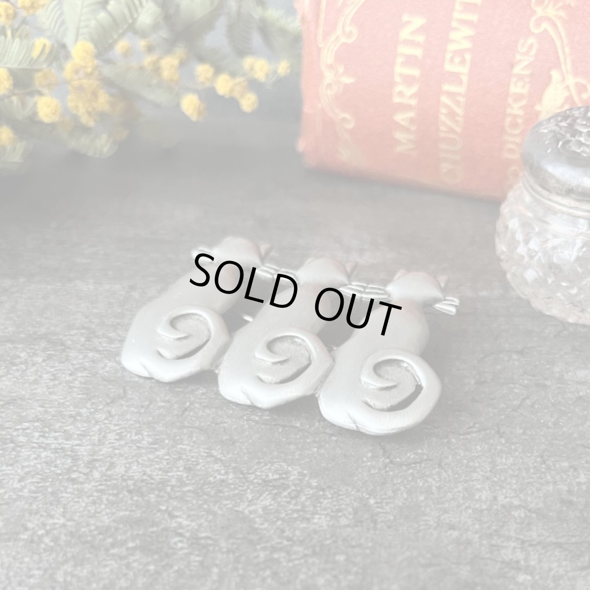 画像2: JJブランド 3匹のねこ ヴィンテージブローチ  CAT 猫アクセサリー　ジェイジェイ (2)